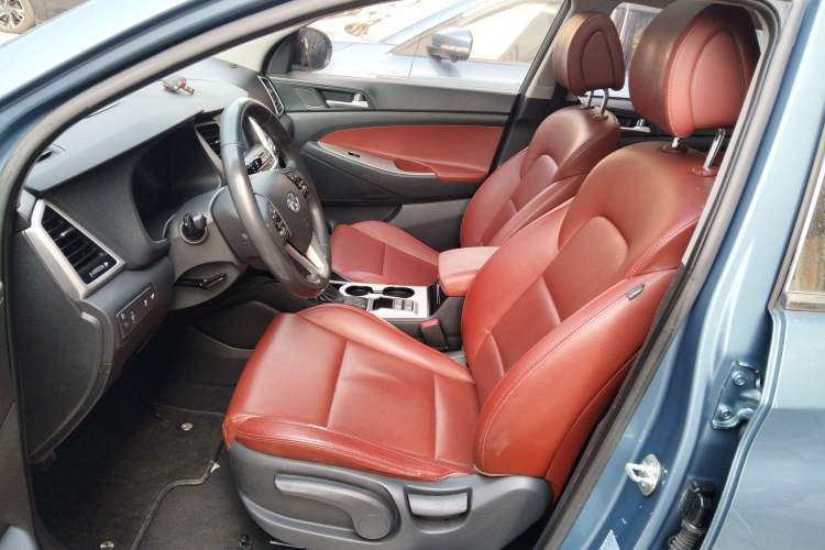 Used Hyundai Tucson 2015 1.6T Dual-Clutch Two-Wheel-Drive Leading Model