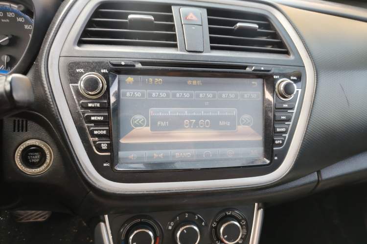 Used Suzuki S-Cross 2014 1.6L CVT Two-Wheel Drive Entry Model Audio And AC Panel