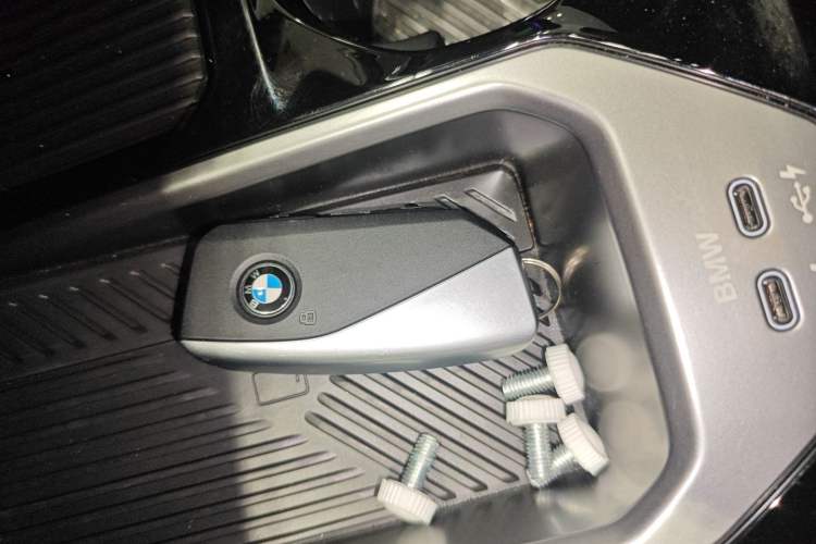 Used BMW i5 2024 eDrive 35L M Sport Package Interior 1