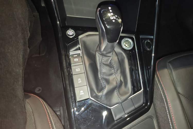 Used Volkswagen Tayron 2020 280TSI Two-Wheel Drive Luxury Connect Edition Gear Lever