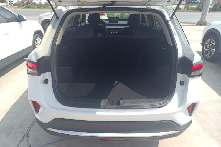 Used Wuling Alvez 2022 1.5L Manual Free-Style Model