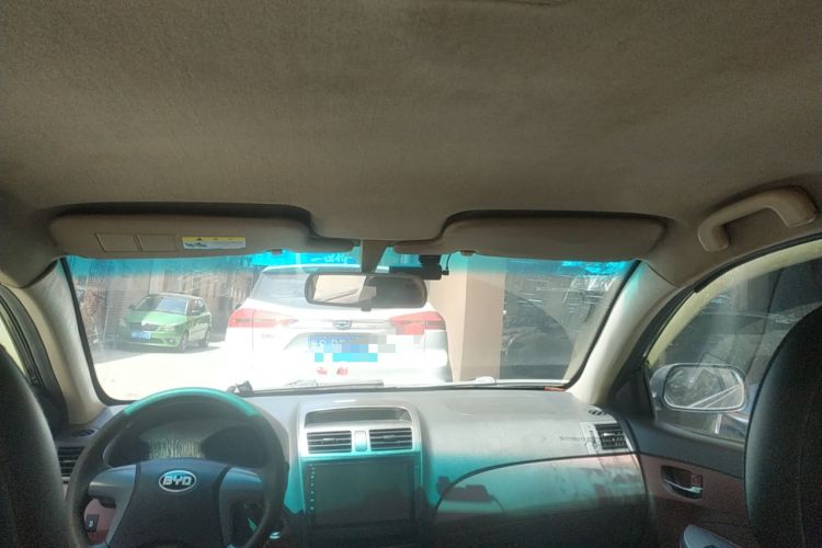 Used BYD L3 2015 Energy-Efficient Model 1.5L Automatic Comfort Edition Headliner