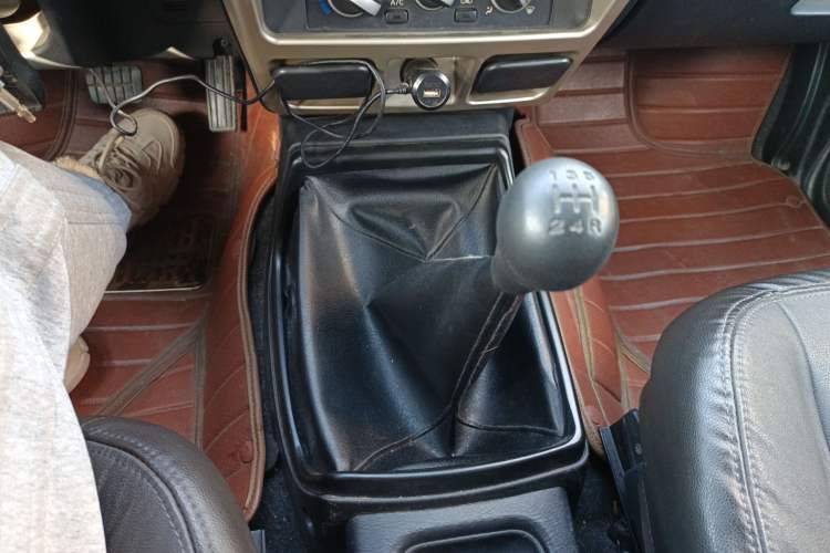 Used Nissan Paladin 2013 2.4L Two-Wheel Drive Standard Edition Emission Standard China IV