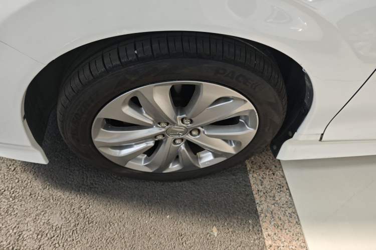 Used Honda Jade 2017 1.8L Automatic Classic Edition 5 seats
