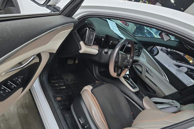 Used BYD Song Pro New Energy 2023 Champion Edition DM-i 71KM Beyond Model Driver Seat