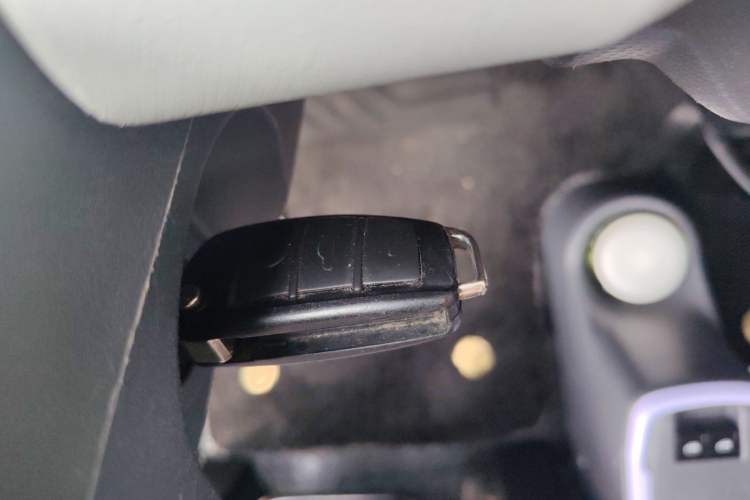 Used Chery QQ Ice Cream 2022 170km Sundae Phosphate Lithium-Ion