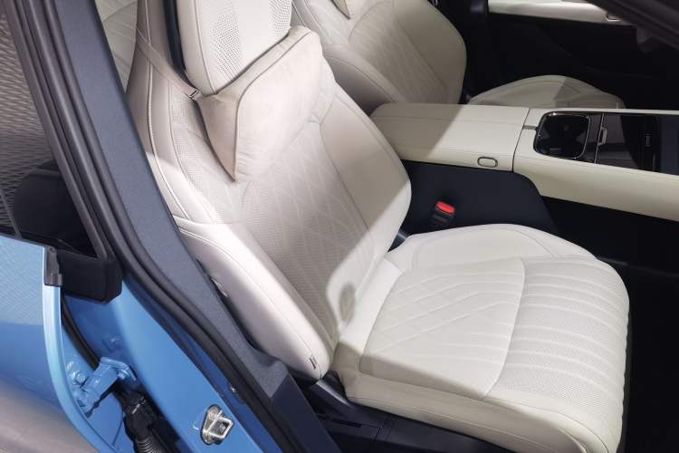 Used Lynk & Co 08 EM-P 2026 Model 210 Four-Wheel Drive Performance Ultra H7