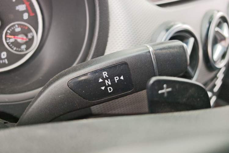 Used Mercedes-Benz B-Class 2015 B 200 Sport Edition Gear Lever