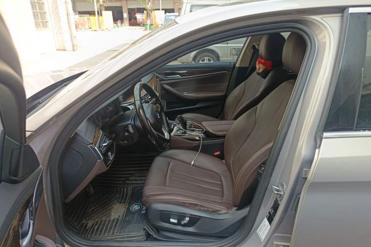 Used BMW 5 Series 2019 525Li Luxury Package