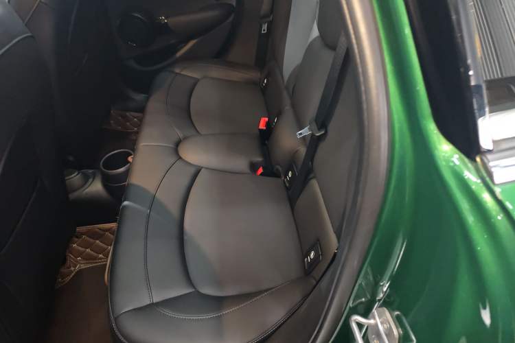 Used MINI MINI 2023 1.5T COOPER Artist Five-Door Edition
