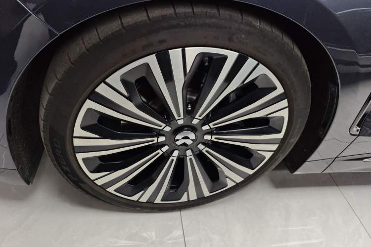 Used Nio ET9 2025 100kWh Signature Edition Left Front Wheel Hub