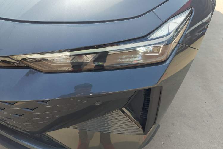 Used Changan UNI-V iDD 2024 Blue Whale Smart Electric iDD 136km ZhiKu Model