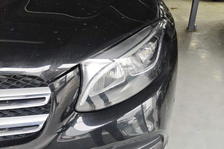 Used Mercedes-Benz GLC 2017 GLC 260 4MATIC Luxury Model