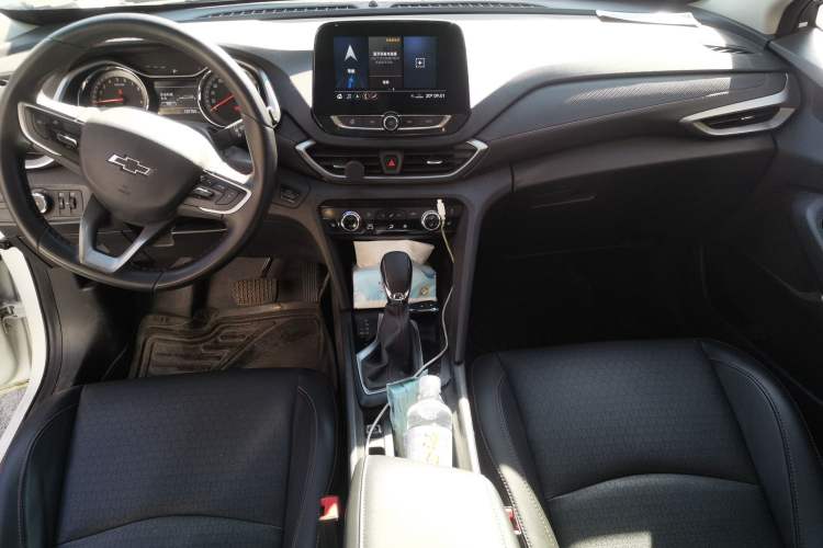 Used Chevrolet Orlando 2020 Light Hybrid Redline 530T Automatic Zhaoxiang Edition (5+2 Models) Center Console