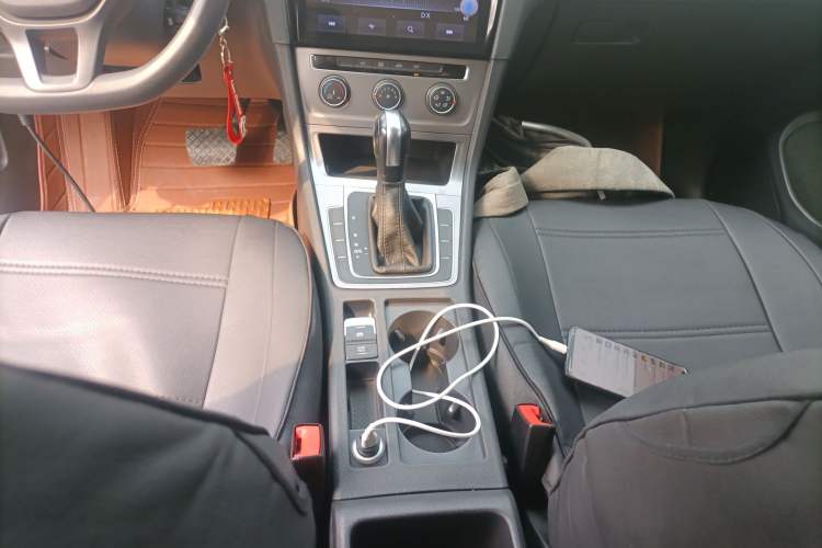 Used Volkswagen Golf 2016 1.6L Automatic Fashion Model