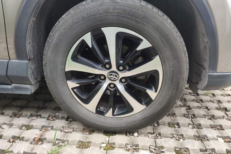 Used Toyota RAV4 2019 2.0L CVT Two-Wheel Drive Fashion X Limited Edition China V Standard