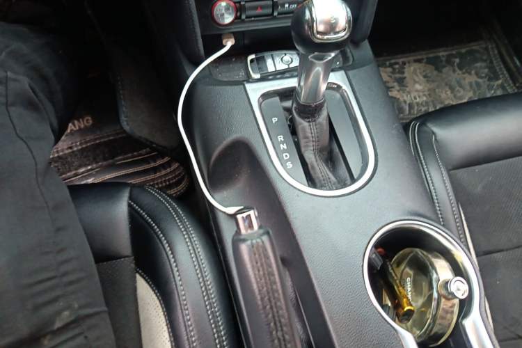 Used Ford Mustang 2018 2.3T Automatic Hardtop Standard Trim U.S. Specification Gear Lever