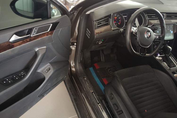 Used Volkswagen Magotan 2017 330TSI DSG Luxury Model
