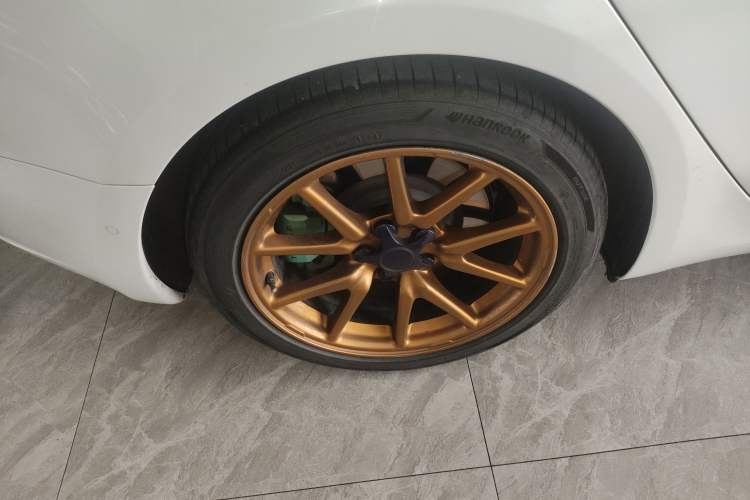 Used Tesla Model 3 2020 Revised Version Standard Range Rear-Wheel Drive – Upgraded Edition Right Rear Wheel Hub