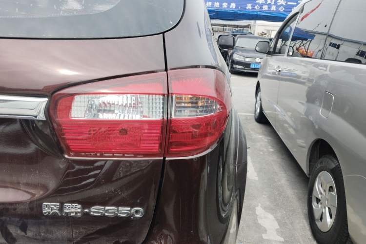 Used JMC Yusheng S350 2017 2.0T Manual Two-Wheel Drive Diesel Luxury 7-Seater
