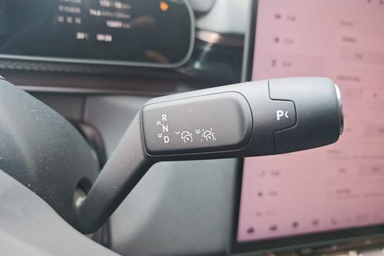 Used Zeekr 7X 2025 75 kWh Rear-Wheel Drive Intelligent Driving Version Gear Lever