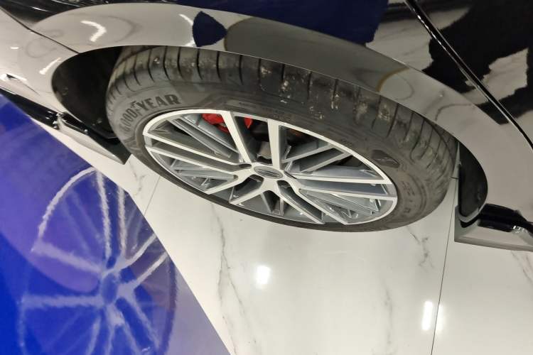 Used Geely Auto Preface 2024 2.0TD Qingyun Edition Right Rear Wheel Hub