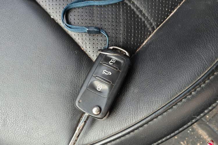 Used Volkswagen Polo 2013 1.6L Automatic Luxury Edition
