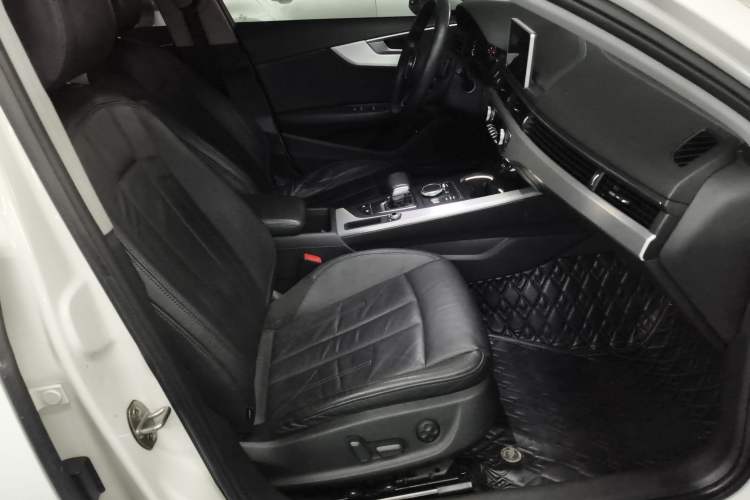 Used Audi A4L 2019 40 TFSI Fashion Edition China VI Emission Standard