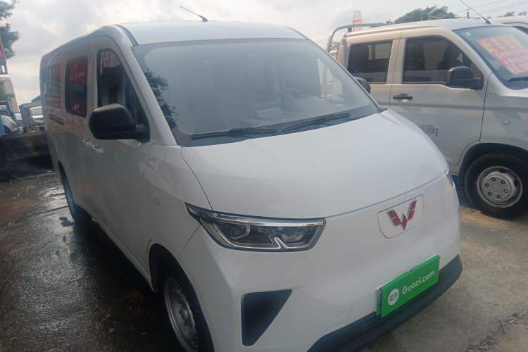 Used Wuling Yangguang 2024 300km Range Practical Window-Sealed Version 60kW Exterior 1