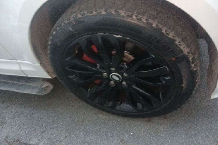 Used Land Rover Range Sport 2014 3.0 SC V6 HSE DYNAMIC Right Front Wheel Hub