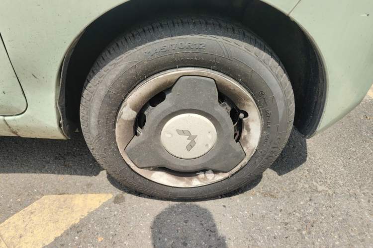 Used Wuling Hongguang MINIEV 2021 Macaron Premium Model – Lithium Iron Phosphate Right Front Wheel Hub