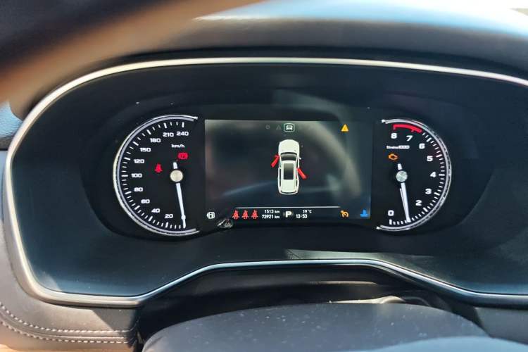 Used Roewe RX8 2019 30T Smart Connectivity Two-Wheel Drive Supreme Flagship Edition
