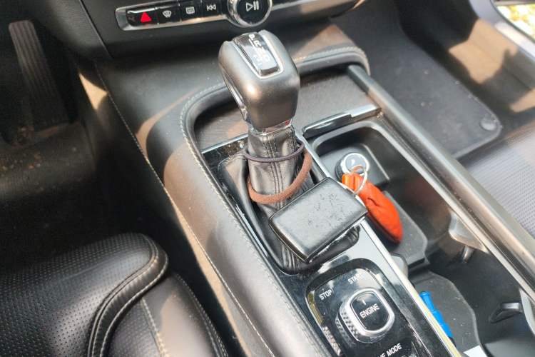 Used Volvo V90 2017 Cross Country T5 AWD Prestige Edition
