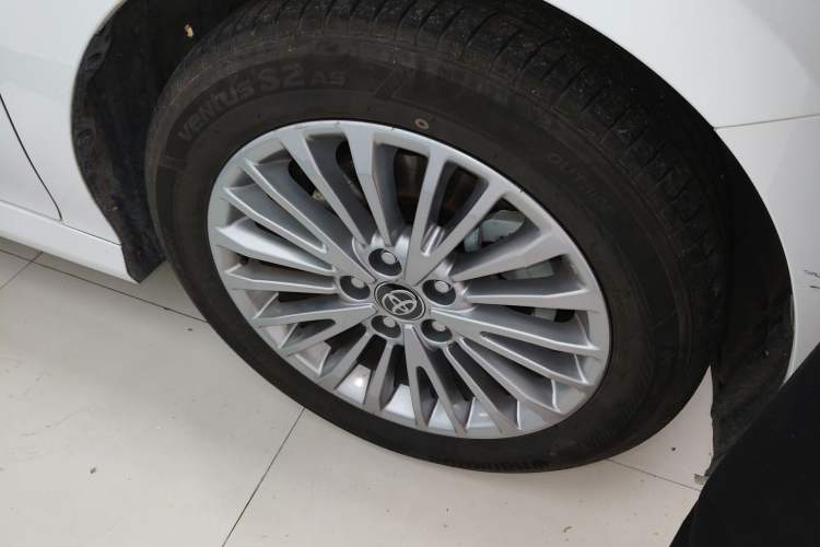 Used Toyota Camry 2024 Dual-Motor 2.0 HGVP Luxury Edition
