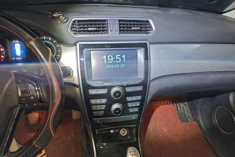 Used Haval H2 2016 Red Label 1.5T Manual Two-Wheel Drive Elite Model
