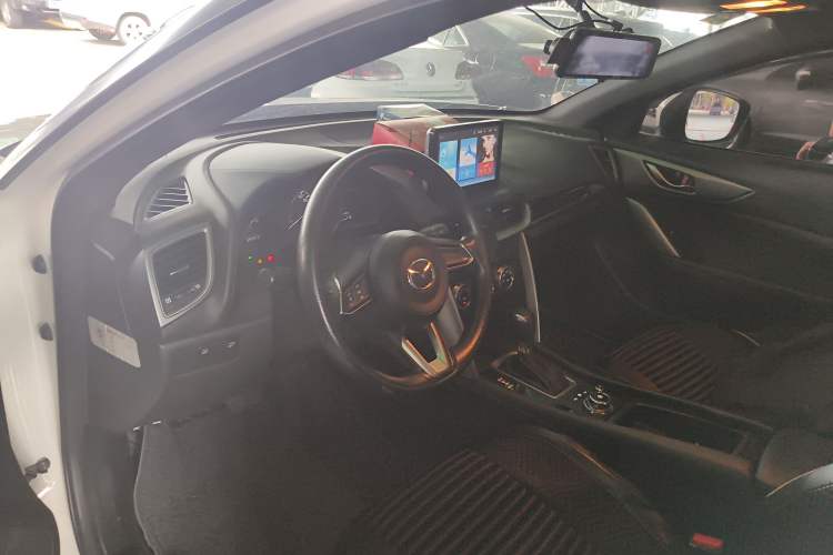 Used Mazda CX-4 2018 2.0L Automatic Two-Wheel Drive Blue Sky Dynamic Version China V Standard Driver Seat