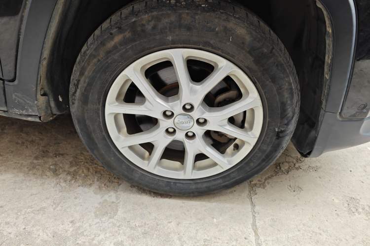 Used Jeep Cherokee 2016 2.0L Superior Edition