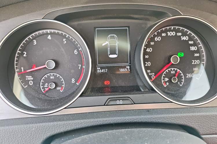 Used Volkswagen Golf 2015 1.6L Automatic Comfort Model Odometer Close Up