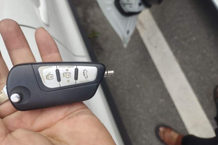 Used Bestune B70 2014 2.0L automatic luxury version Vehicle Key