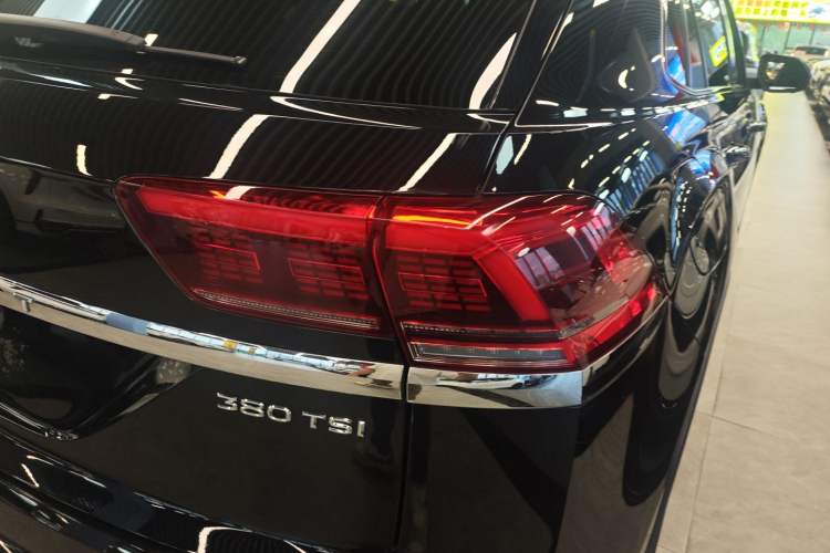 Used Volkswagen Teramont X 2019 380TSI Four-Wheel Drive Prestige Luxury Edition Right Rear Taillight