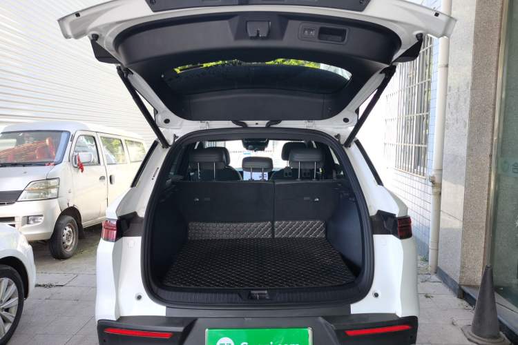 Used BYD Song Pro New Energy 2025 2nd Generation Intelligent Driving Version DM-i 75KM Overachiever Trim Trunk