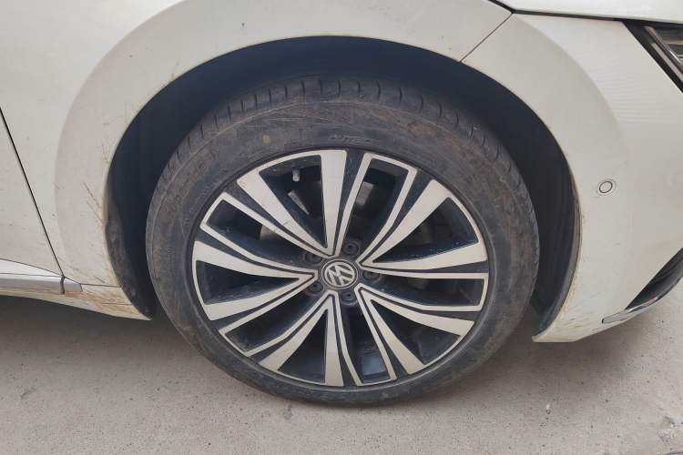Used Volkswagen FAW-Volkswagen CC 2020 330TSI Glamour Edition China VI Standard Right Front Wheel Hub