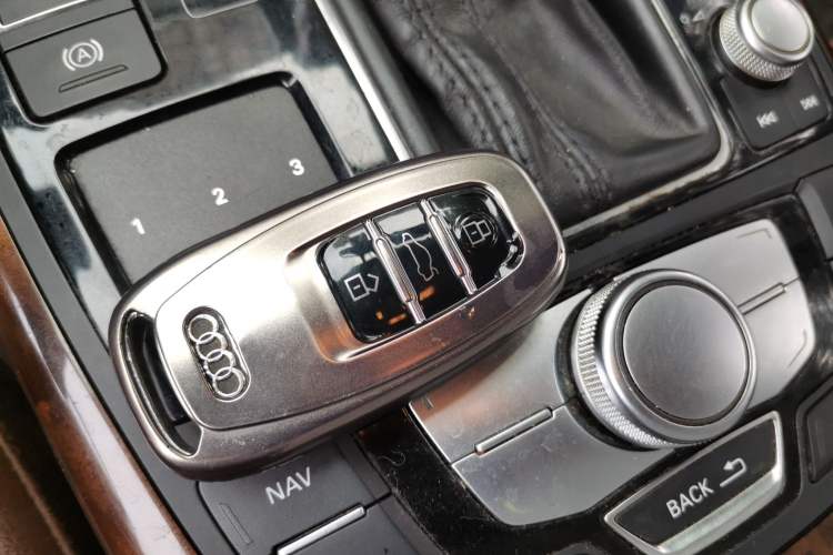 Used Audi A6L 2014 30 FSI Comfort Model
