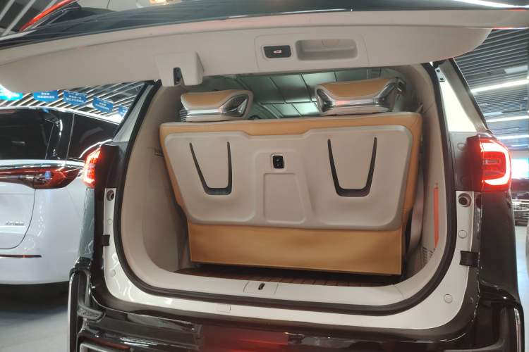 Used Buick GL8 2020 ES Land Cruiser 653T Comfort Edition