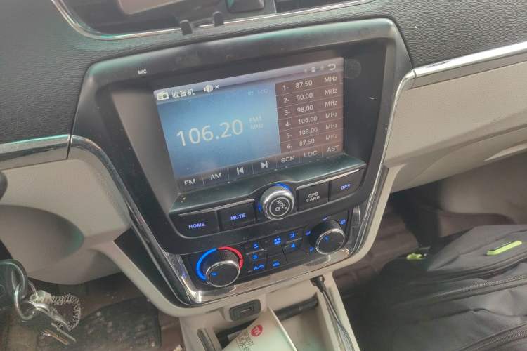 Used Jinbei New Hiace X30L 2021 1.5L Business Central Air-Conditioned Coach China VI Standard SWC15M