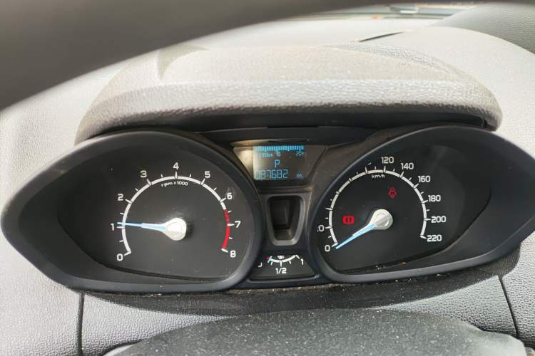 Used Ford EcoSport 2013 1.5L Automatic Fashion Model Instrument Cluster