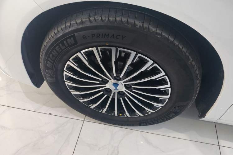 Used Denza D9 2022 DM-i 970 Four-Wheel Drive Prestige Model
