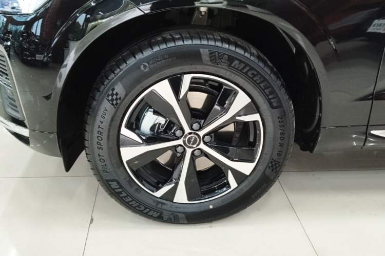 Used Volvo XC60 2026 B5 4x4 Smart Luxury Edition