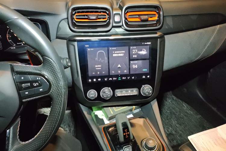 Used Lynk & Co 02 Hatchback 2021 2.0TD Halo Driving Control Kit Edition Audio And AC Panel