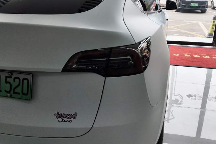 Used Tesla Model Y 2023 Rear-Wheel-Drive Version
